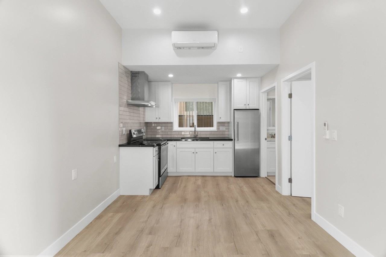 2823 Corning Avenue - Photo 7 of 50