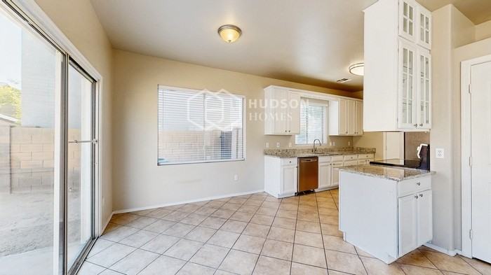 4018 W Irwin Ave - Photo 7 of 29