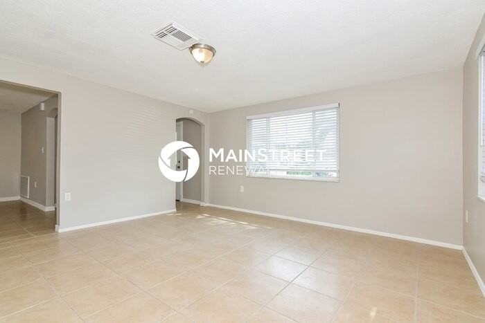 7015 Ingleside Dr - Photo 4 of 16