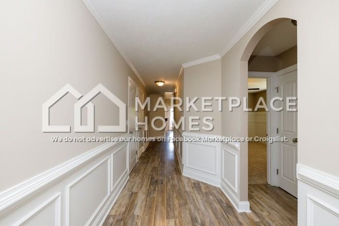 2467 Newbury Ave - Photo 4 of 43
