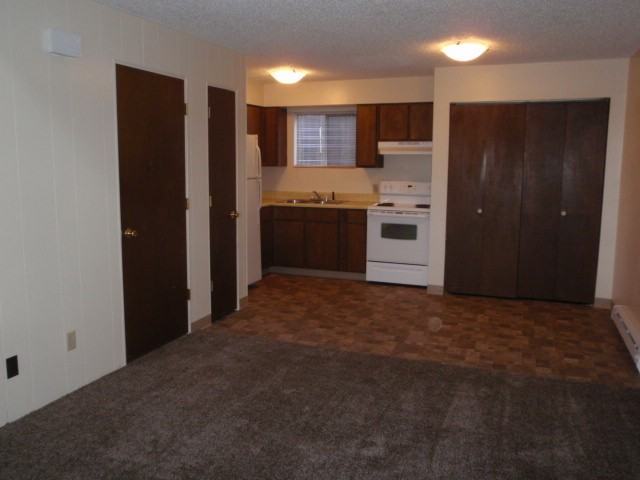 1031 Charlo St #B - Photo 4 of 17