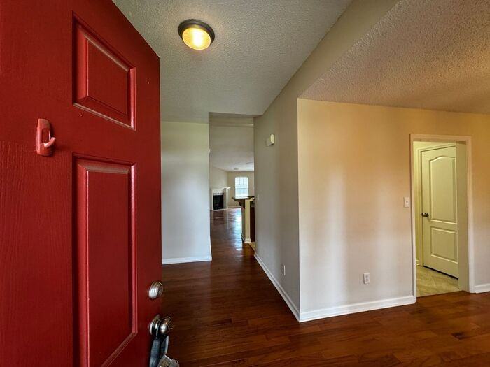 7010 Thornwood Ln Se - Photo 3 of 45