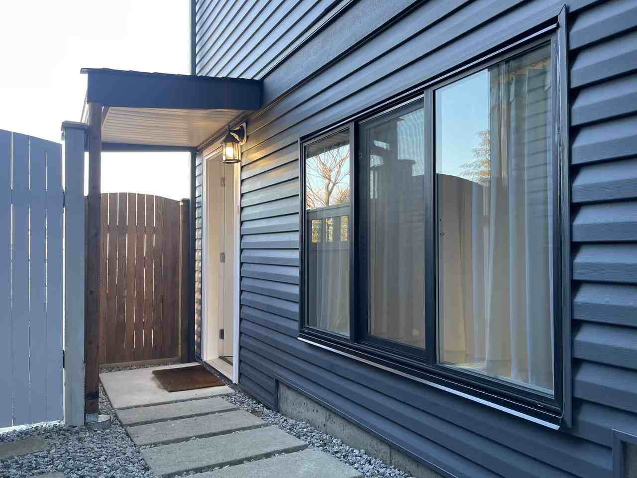 3590 Sheffield Avenue - Photo 2 of 9