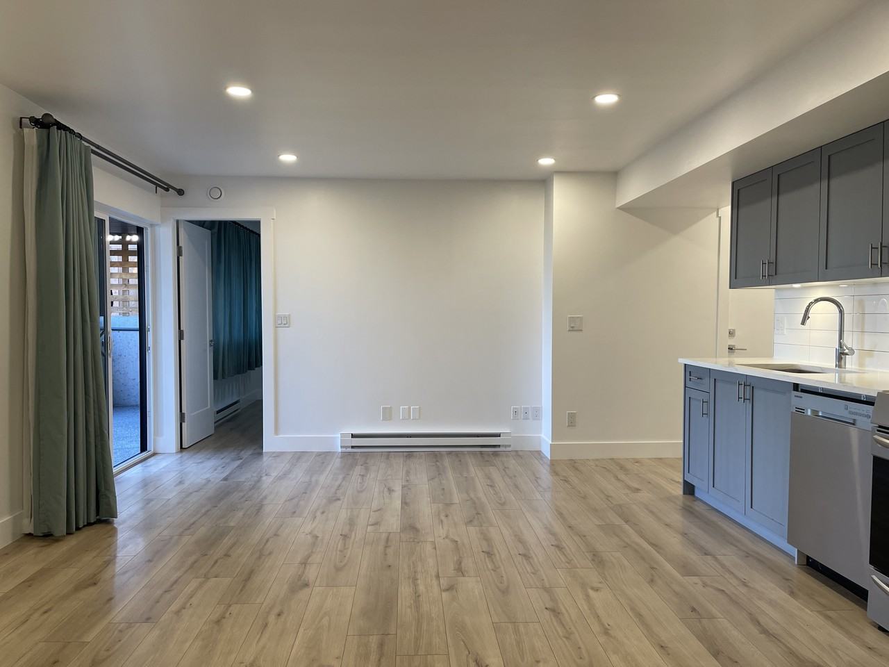 3590 Sheffield Avenue - Photo 3 of 9