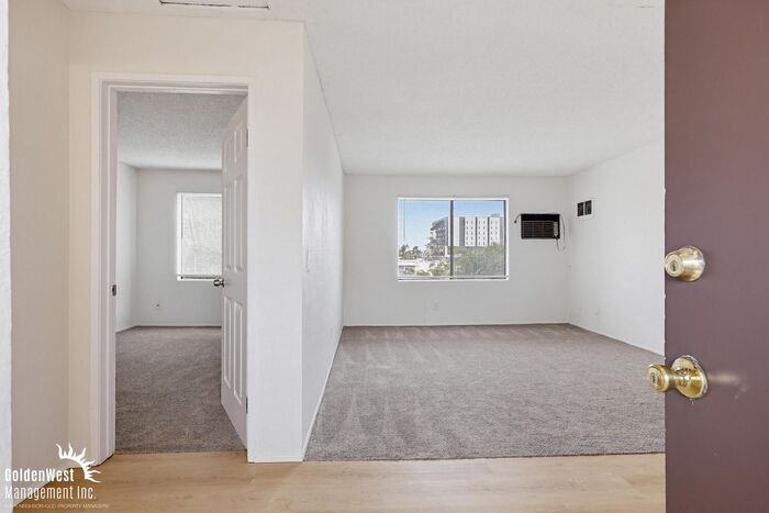 4219 Illinois St #7 - Photo 5 of 19