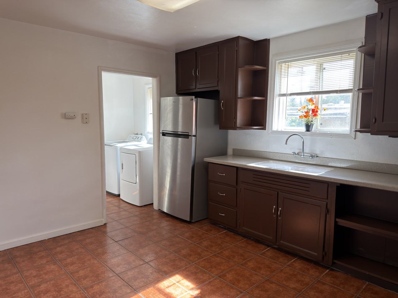 986 Merritt Dr #NA - Photo 3 of 19