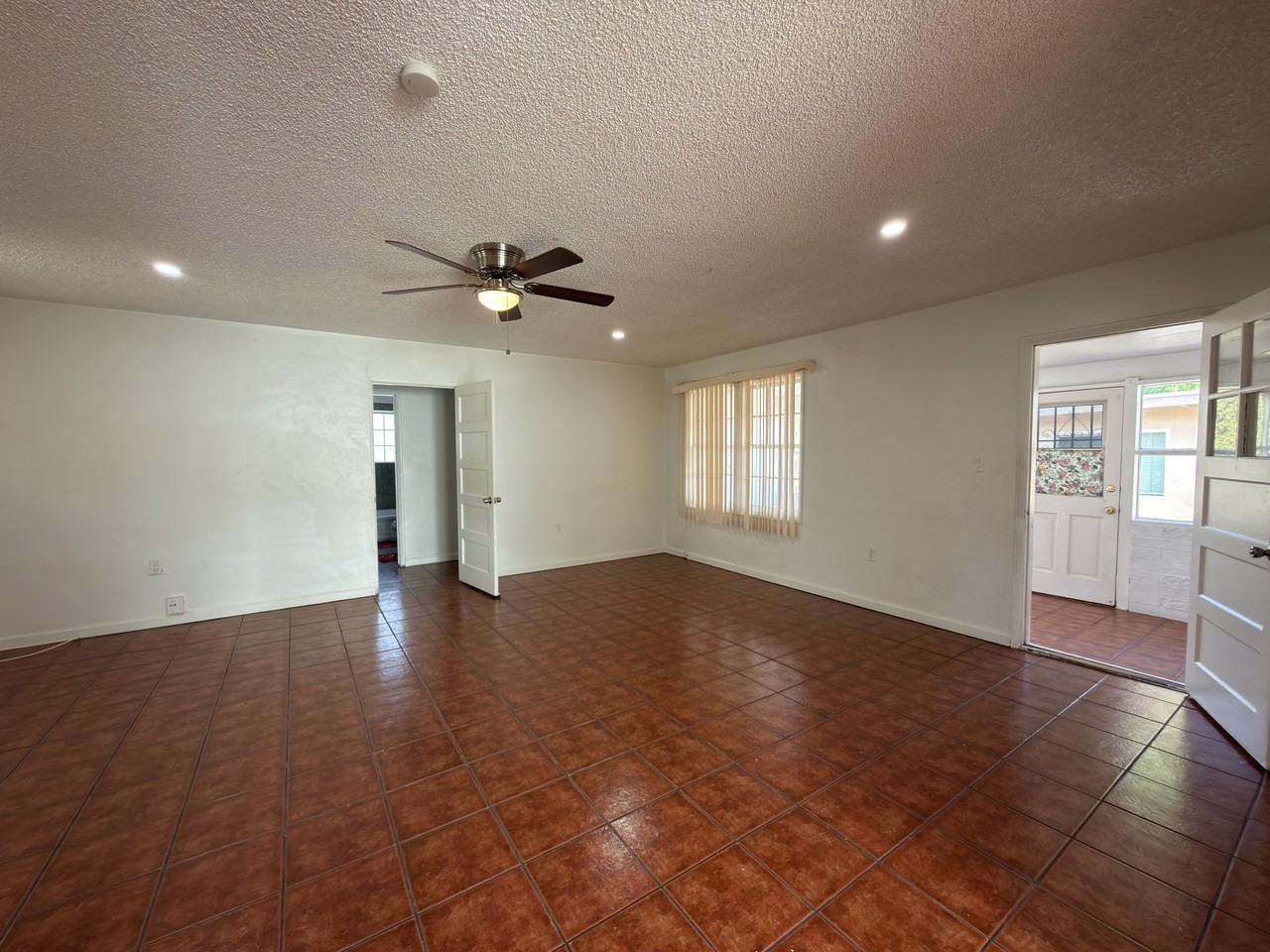 986 Merritt Dr #NA - Photo 7 of 19