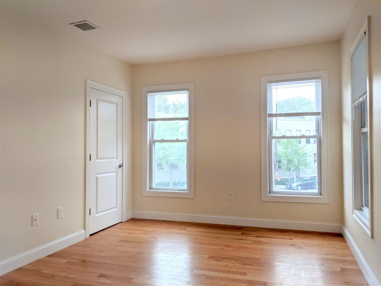 23 Thorndike St #2 - Photo 7 of 24