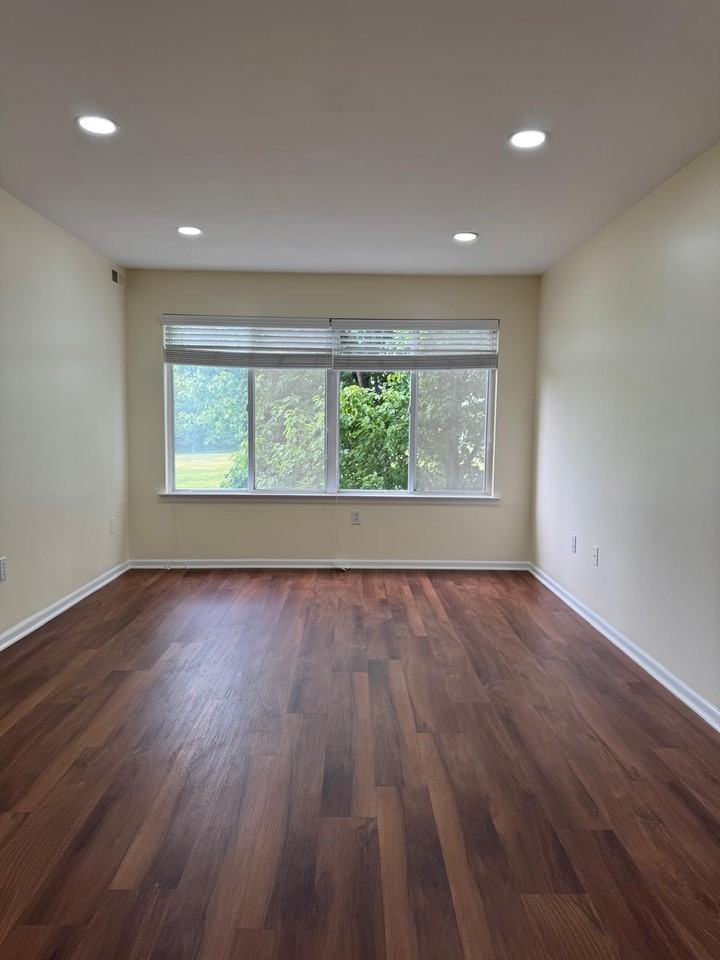 604 Jesse Way - Photo 7 of 15