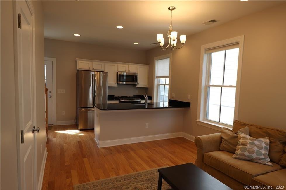10 Sherwood St - Photo 4 of 9