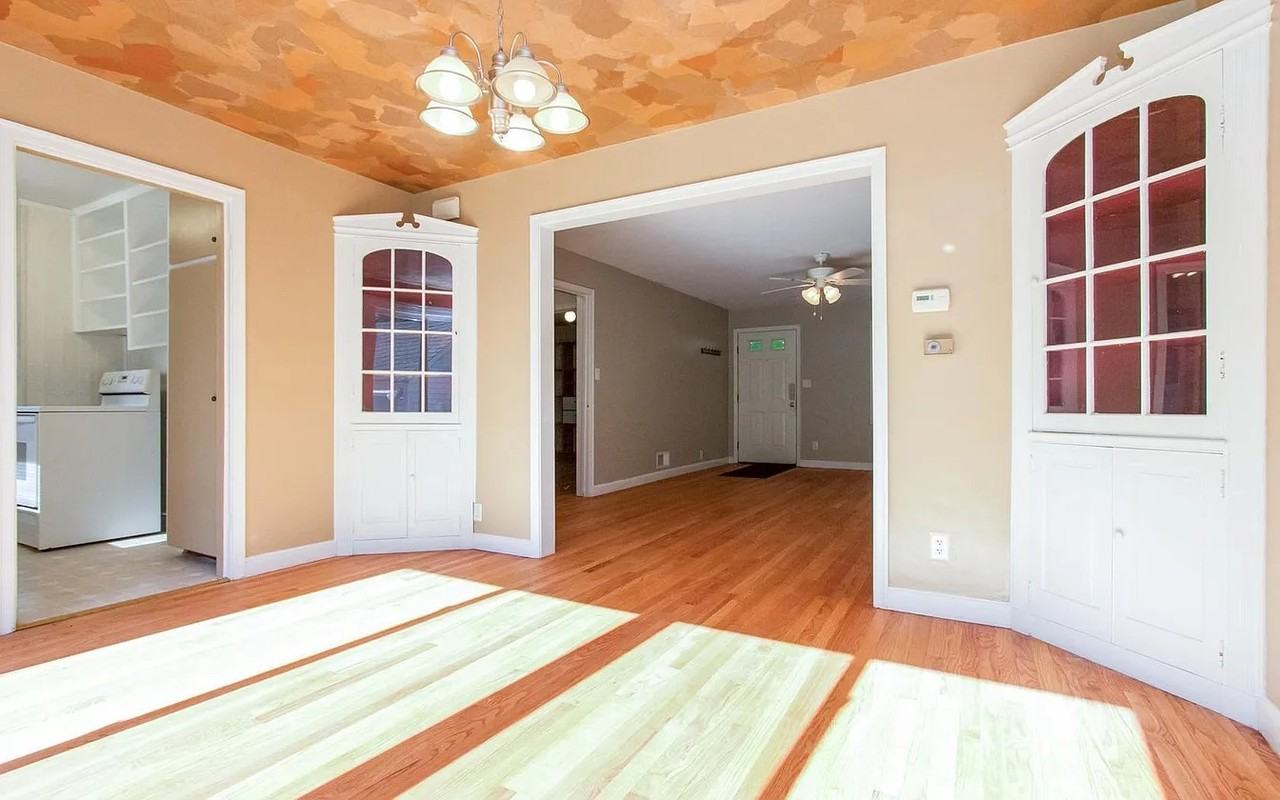 330 N Franklin Ave #NA - Photo 4 of 12