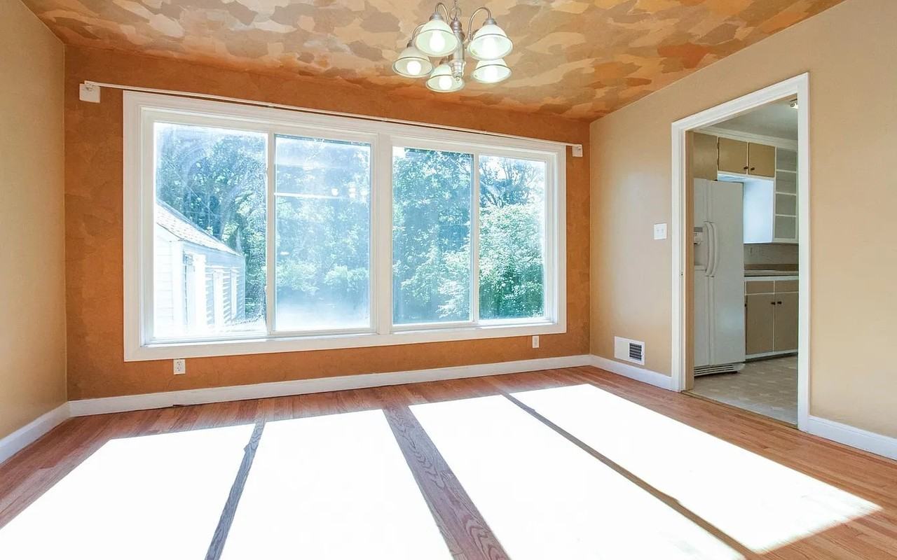 330 N Franklin Ave #NA - Photo 5 of 12