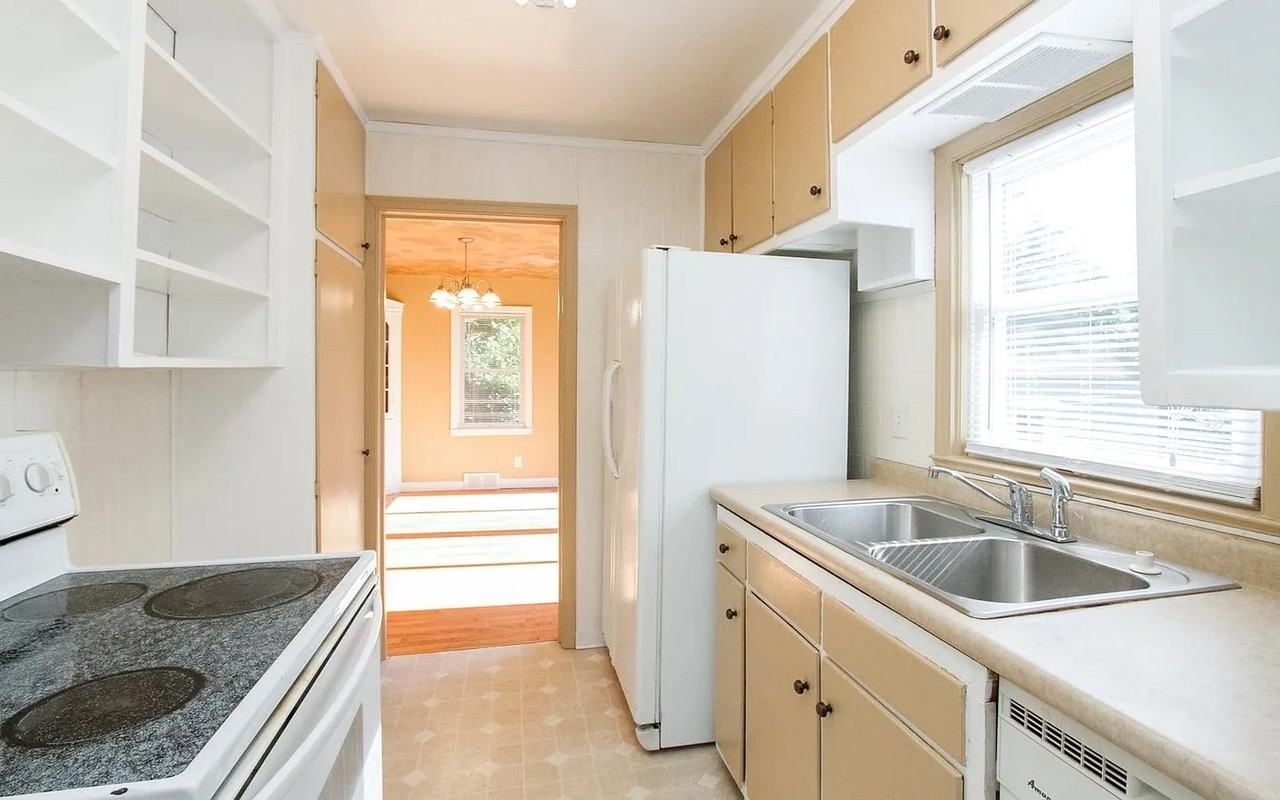 330 N Franklin Ave #NA - Photo 6 of 12