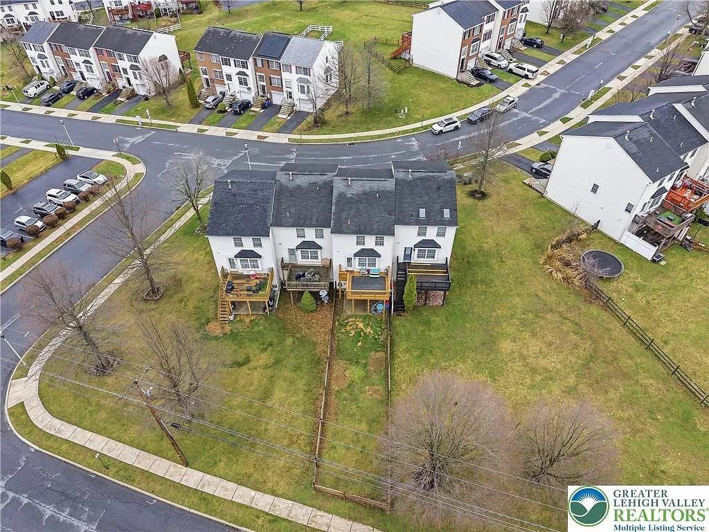305 S Oak St #305 - Photo 7 of 43