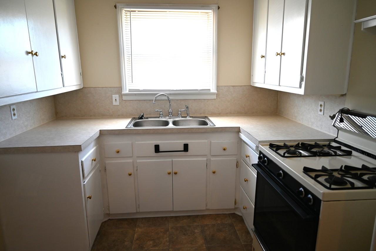 4326 Rhea Rd #NA - Photo 6 of 16
