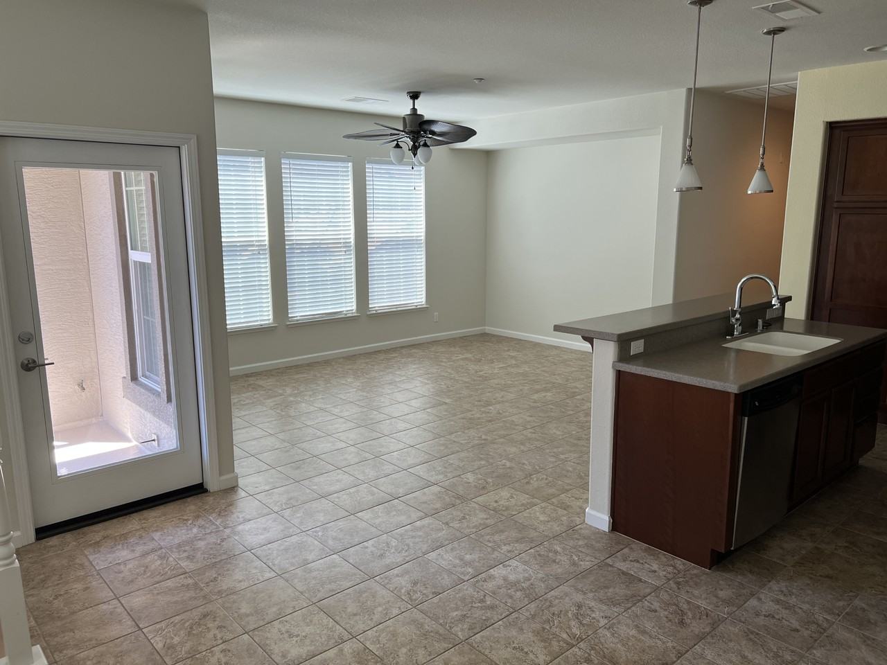 207 W La Flor Ln #207 - Photo 4 of 20