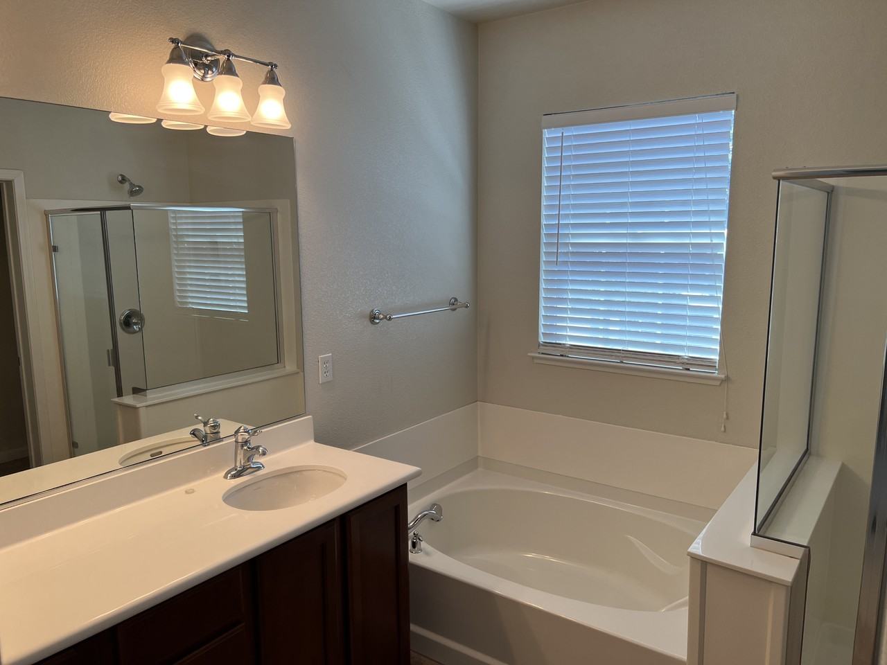 207 W La Flor Ln #207 - Photo 6 of 20