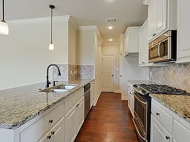 15326 Jen Lee Dr #15326 - Photo 2 of 12