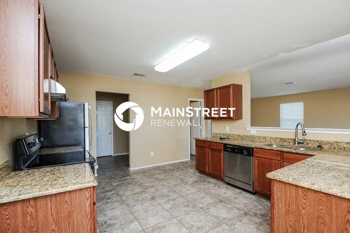1841 Wickham Dr - Photo 4 of 17