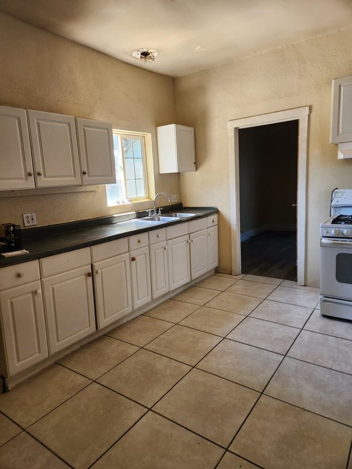 1008 Atlantic Dr #NA - Photo 2 of 7