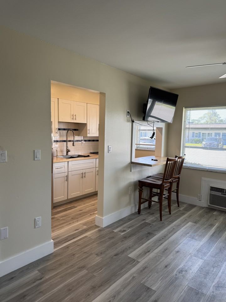 4444 Swift Rd #18 - Photo 5 of 18