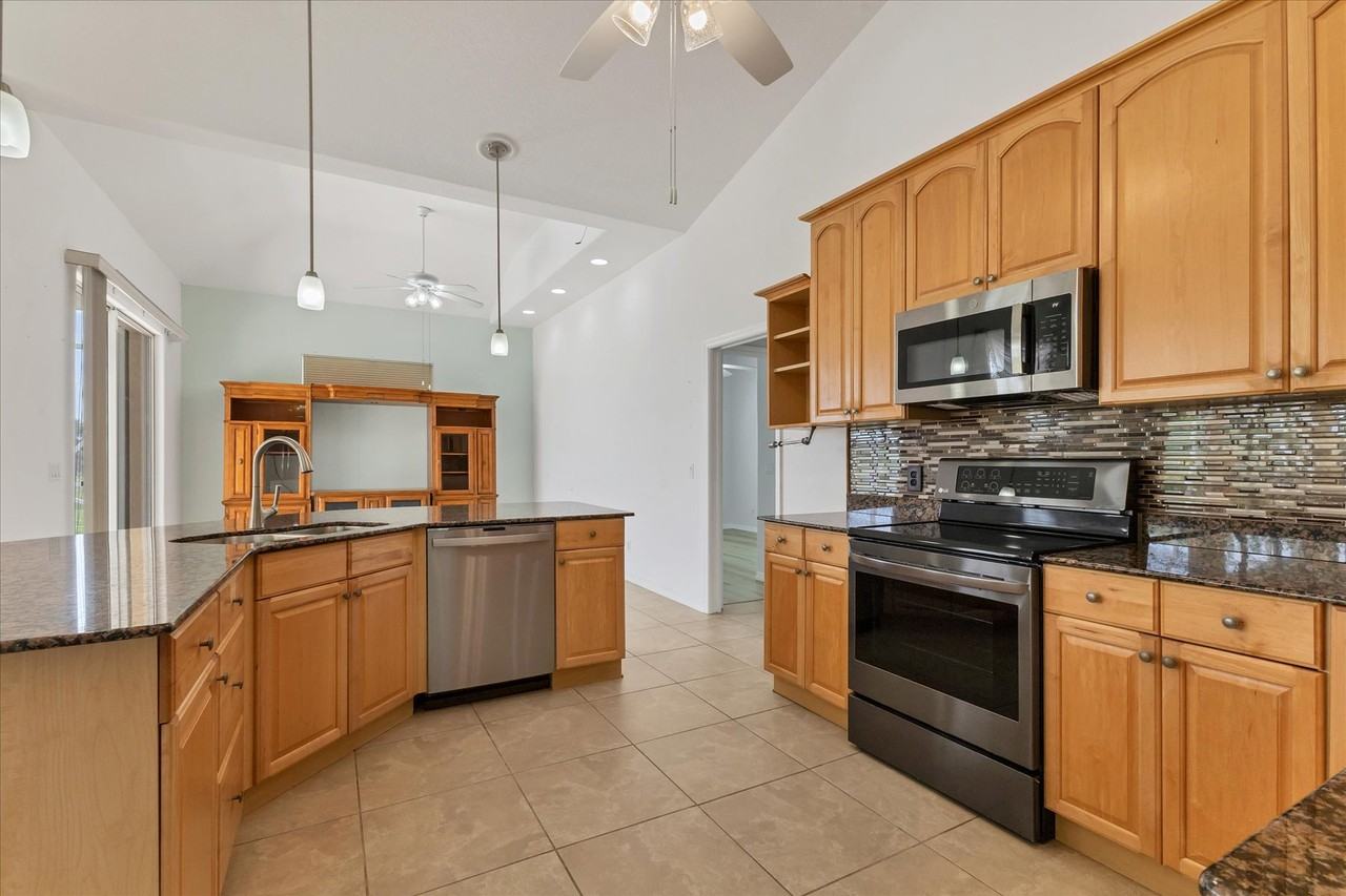 15077 Acorn Cir #NA - Photo 6 of 34