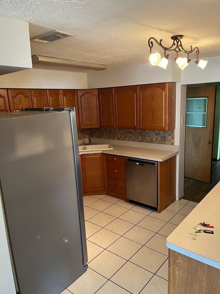 706 Lunar Lake Cir #B - Photo 3 of 13