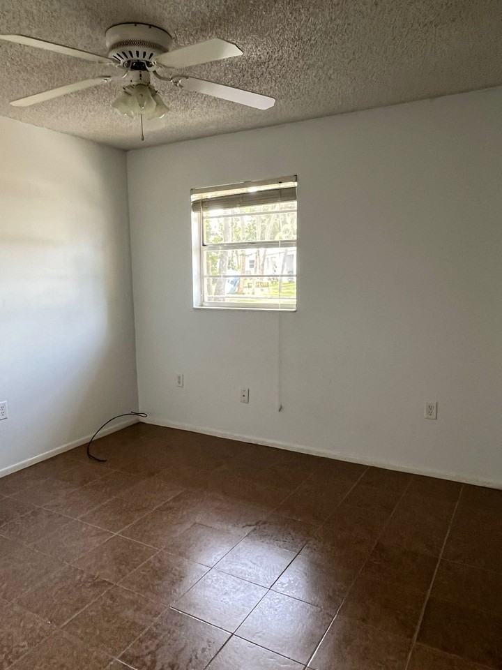 706 Lunar Lake Cir #B - Photo 6 of 13