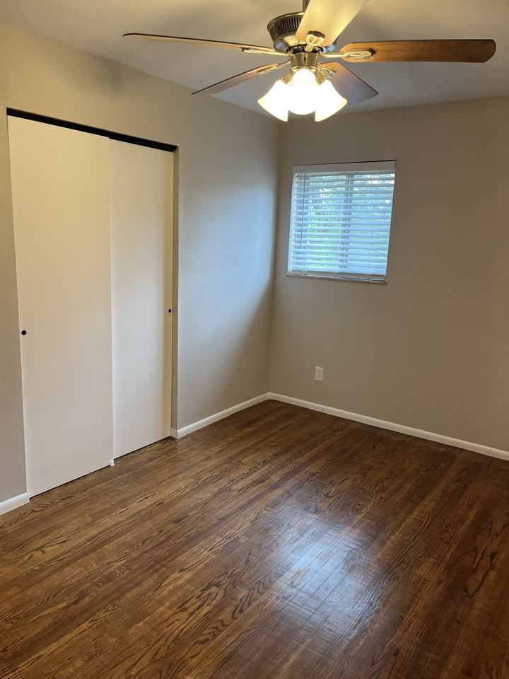 135 Appletree Ln #NA - Photo 6 of 13