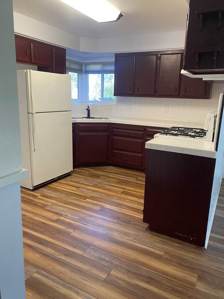 1001 Brookwood Cir #B - Photo 4 of 8