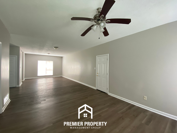 4320 Grand Cedar Ln - Photo 3 of 20