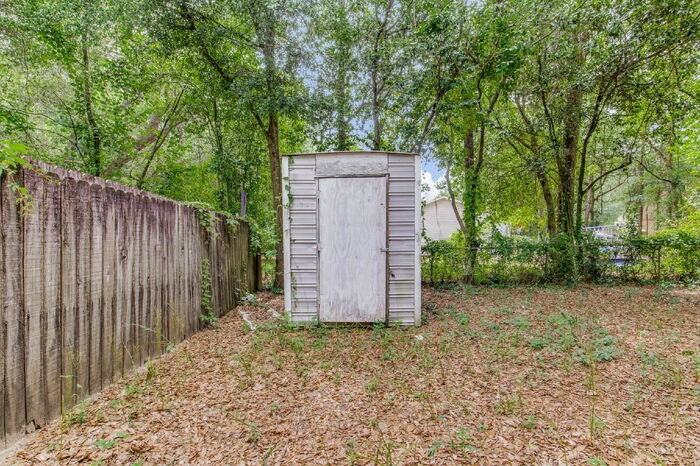 6240 Lanier Dr - Photo 5 of 37