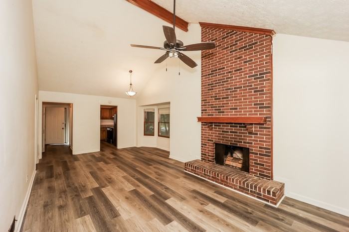 7074 Williamsburg Dr - Photo 2 of 14