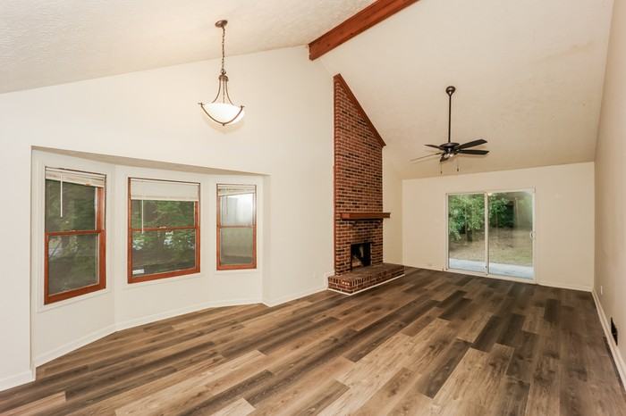 7074 Williamsburg Dr - Photo 4 of 14