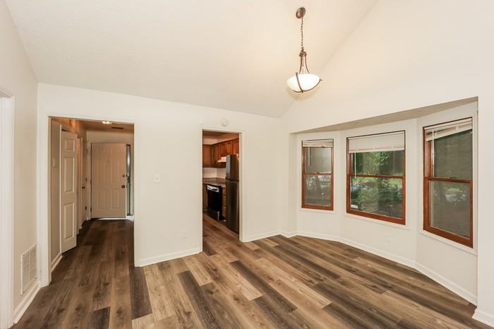 7074 Williamsburg Dr - Photo 5 of 14