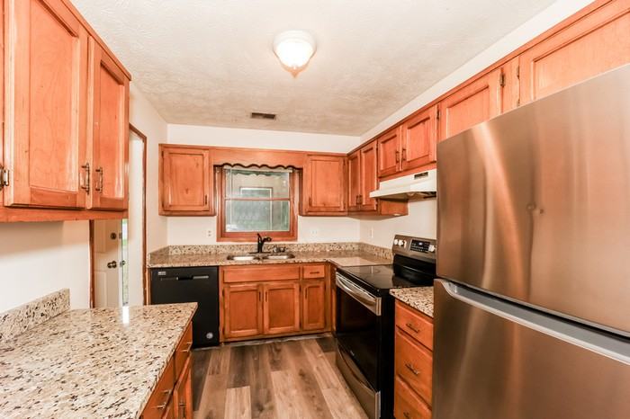 7074 Williamsburg Dr - Photo 6 of 14