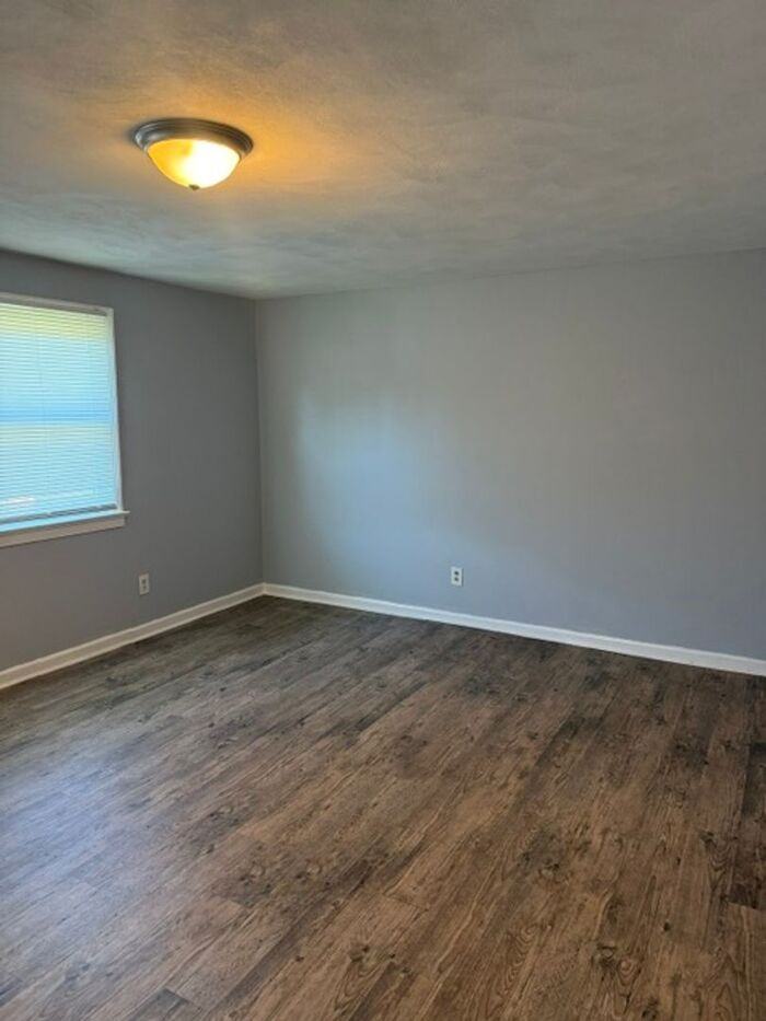 231 Edison Ave #231 - Photo 4 of 15