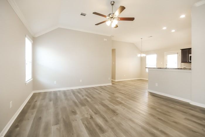 16707 Highland Villa Ln - Photo 3 of 20