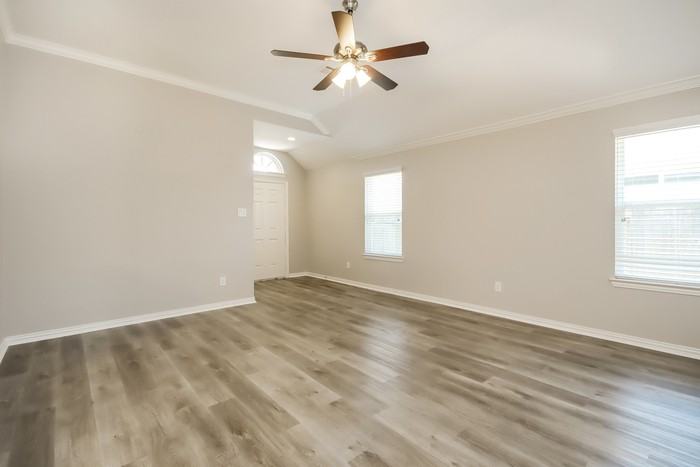 16707 Highland Villa Ln - Photo 5 of 20