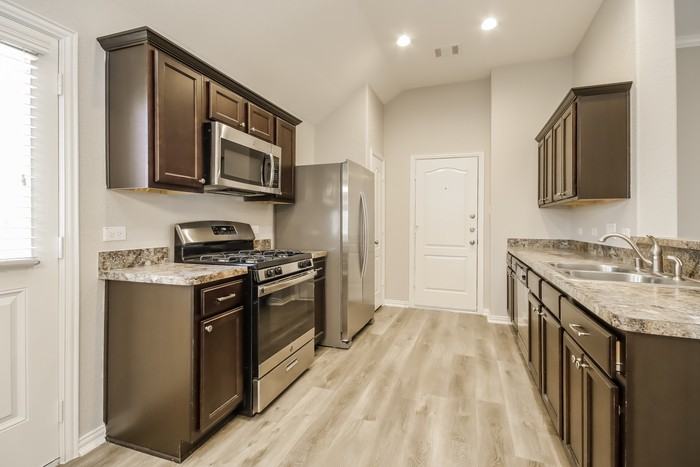 16707 Highland Villa Ln - Photo 7 of 20