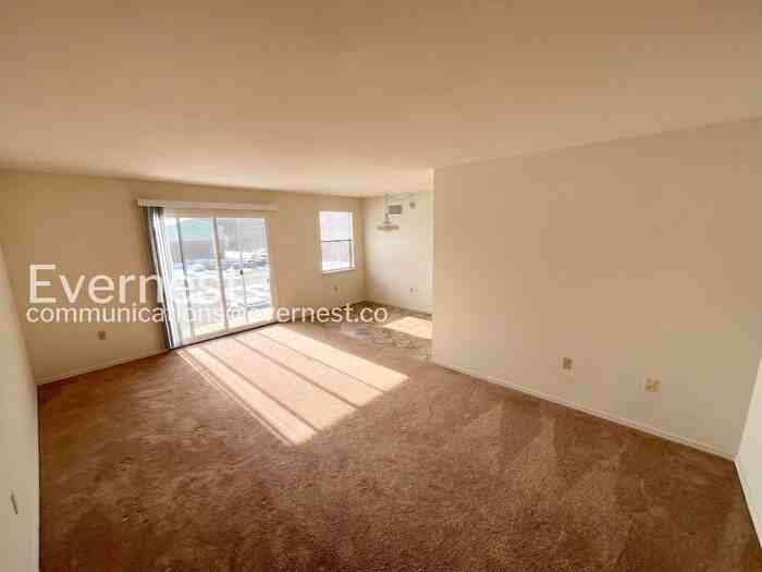 12916 N Cresap St #8 - Photo 2 of 11