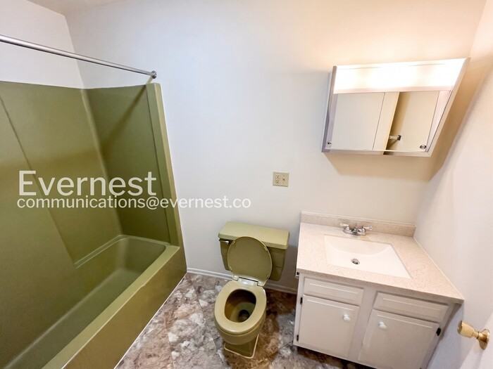 12916 N Cresap St #8 - Photo 5 of 11