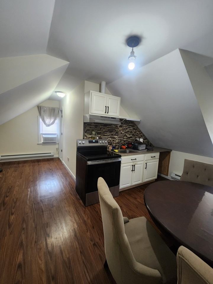 111 Colonial Pl #3 - Photo 2 of 6