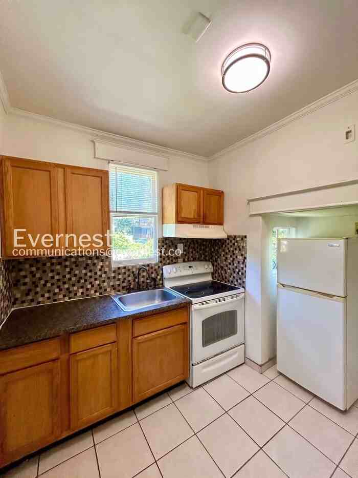 3114 Barton Ave #B - Photo 2 of 17