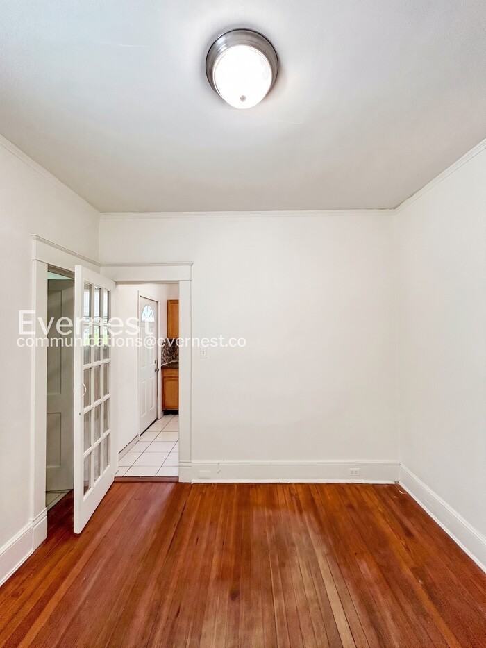 3114 Barton Ave #B - Photo 4 of 17