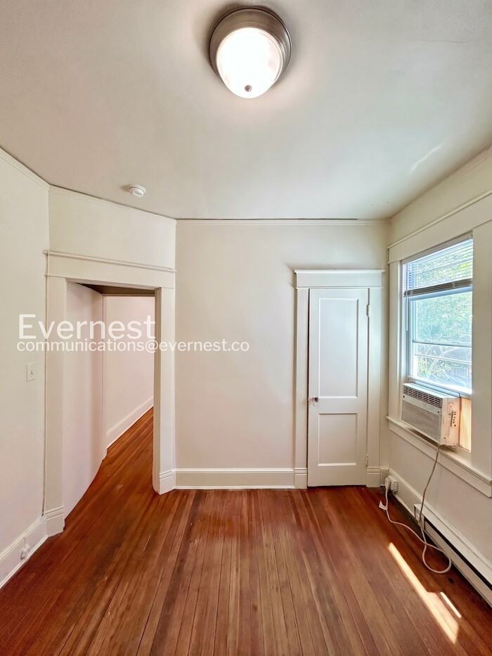 3114 Barton Ave #B - Photo 5 of 17
