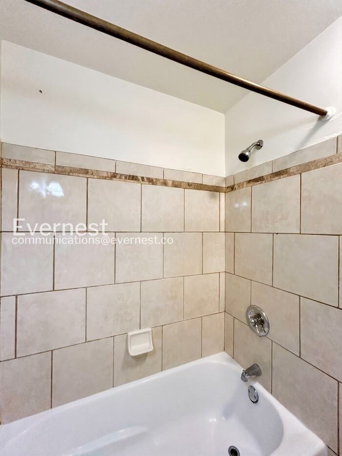 3114 Barton Ave #B - Photo 7 of 17