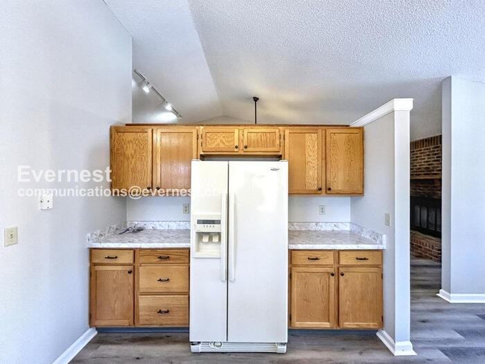 2650 Cornwall Ct - Photo 4 of 20