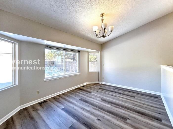 2650 Cornwall Ct - Photo 7 of 20