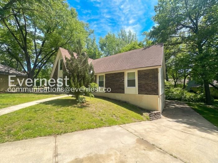9805 N Wayne Ave - Photo 4 of 50